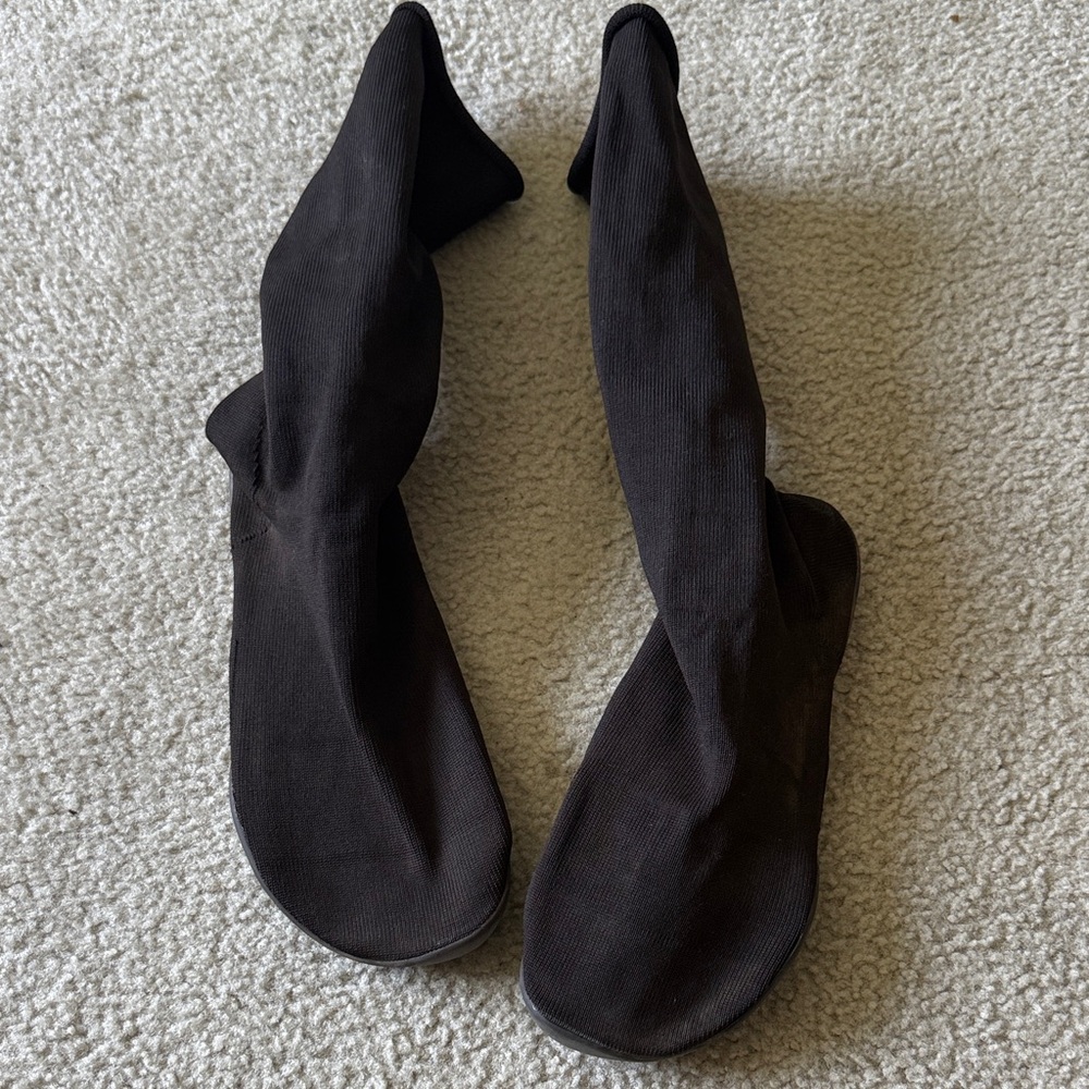 Yeezy Knit Shoes (worn 2x)